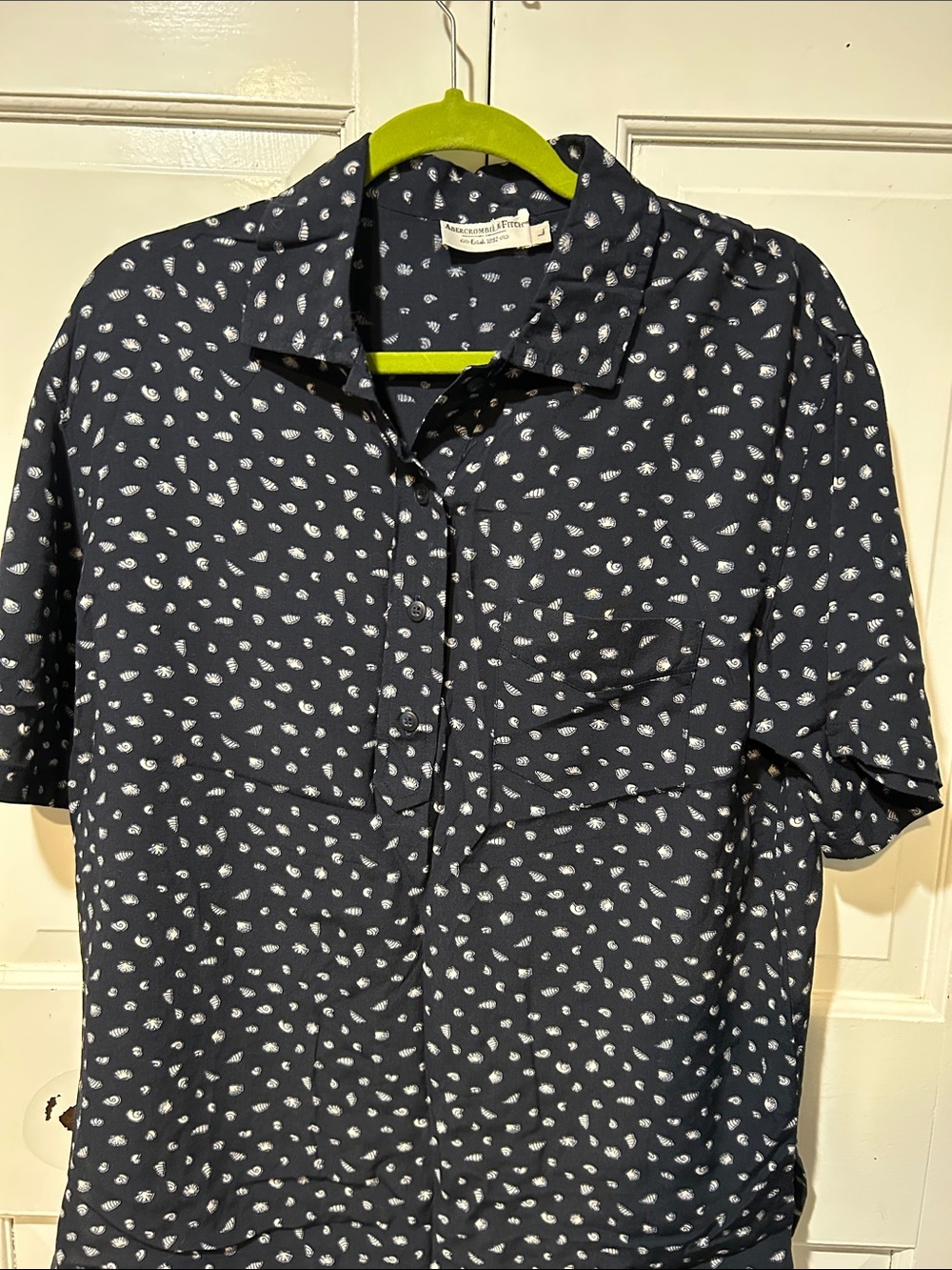 Abercrombie & Fitch Navy Short-Sleeve Button-Down with seashell Print
